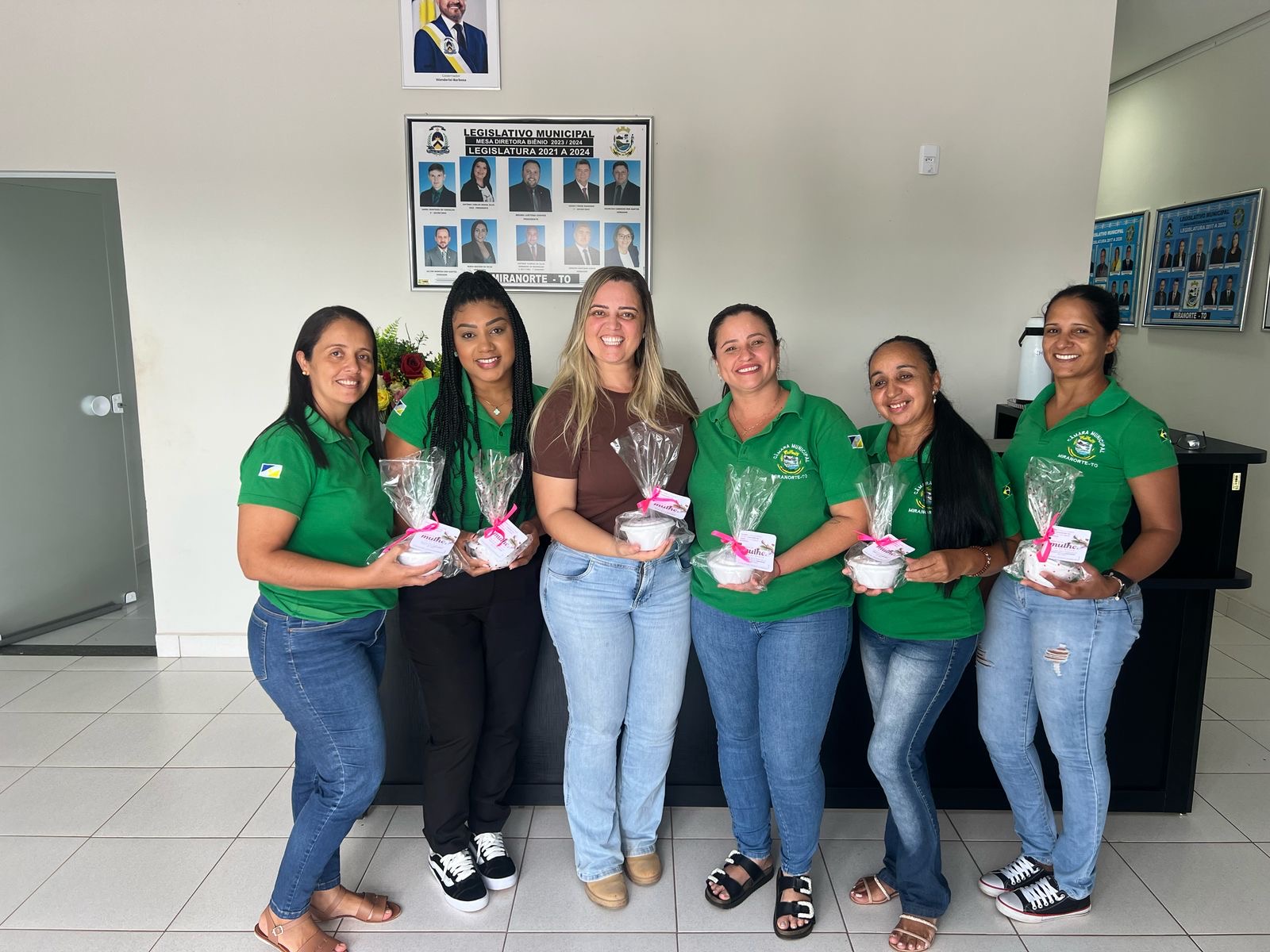 📢 Homenagem Especial às Mulheres Servidoras da Câmara Municipal de Miranorte! 💐💜